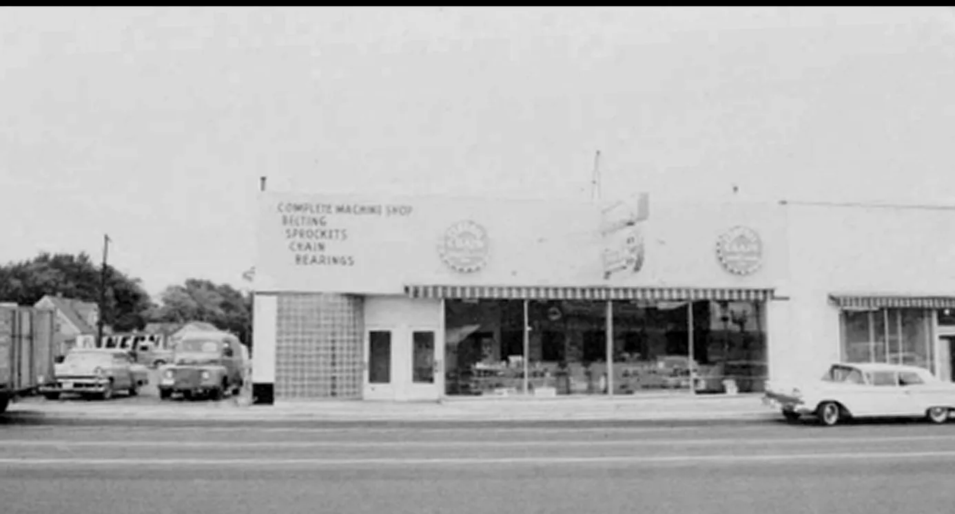 The original Central Chain storefront at 709 South 1st Street, photographed in the late 1940s